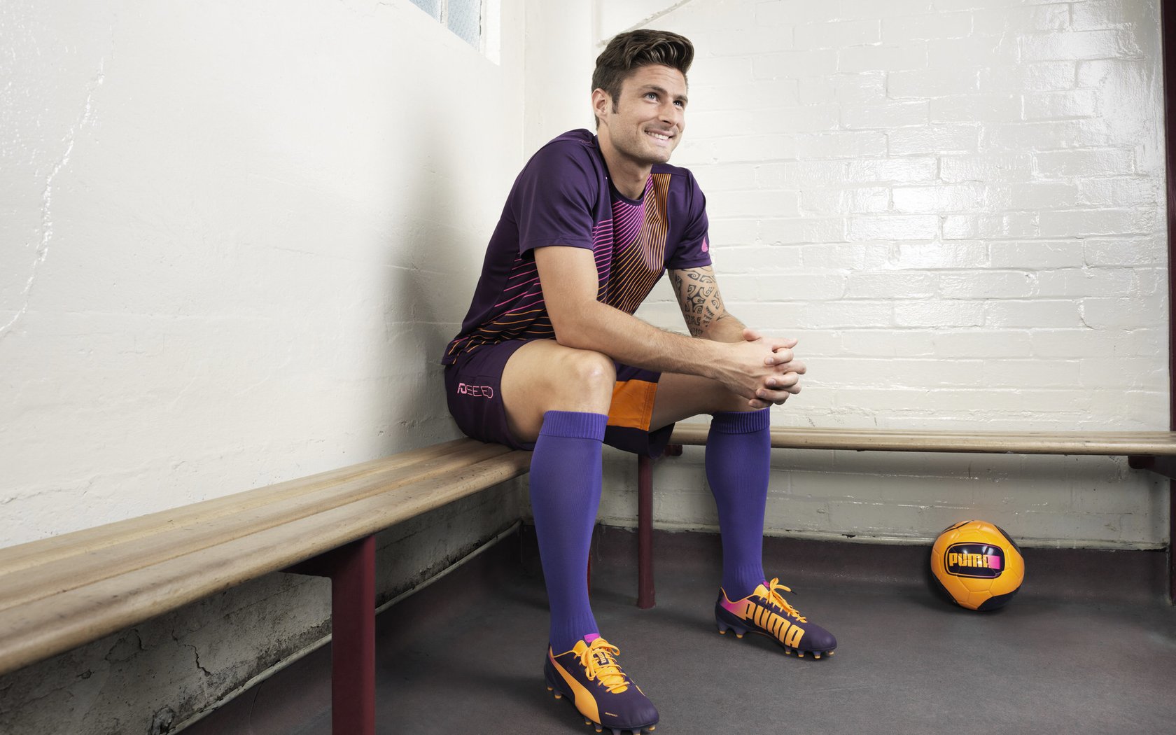 战术风格逐步过渡至“快、小、灵”