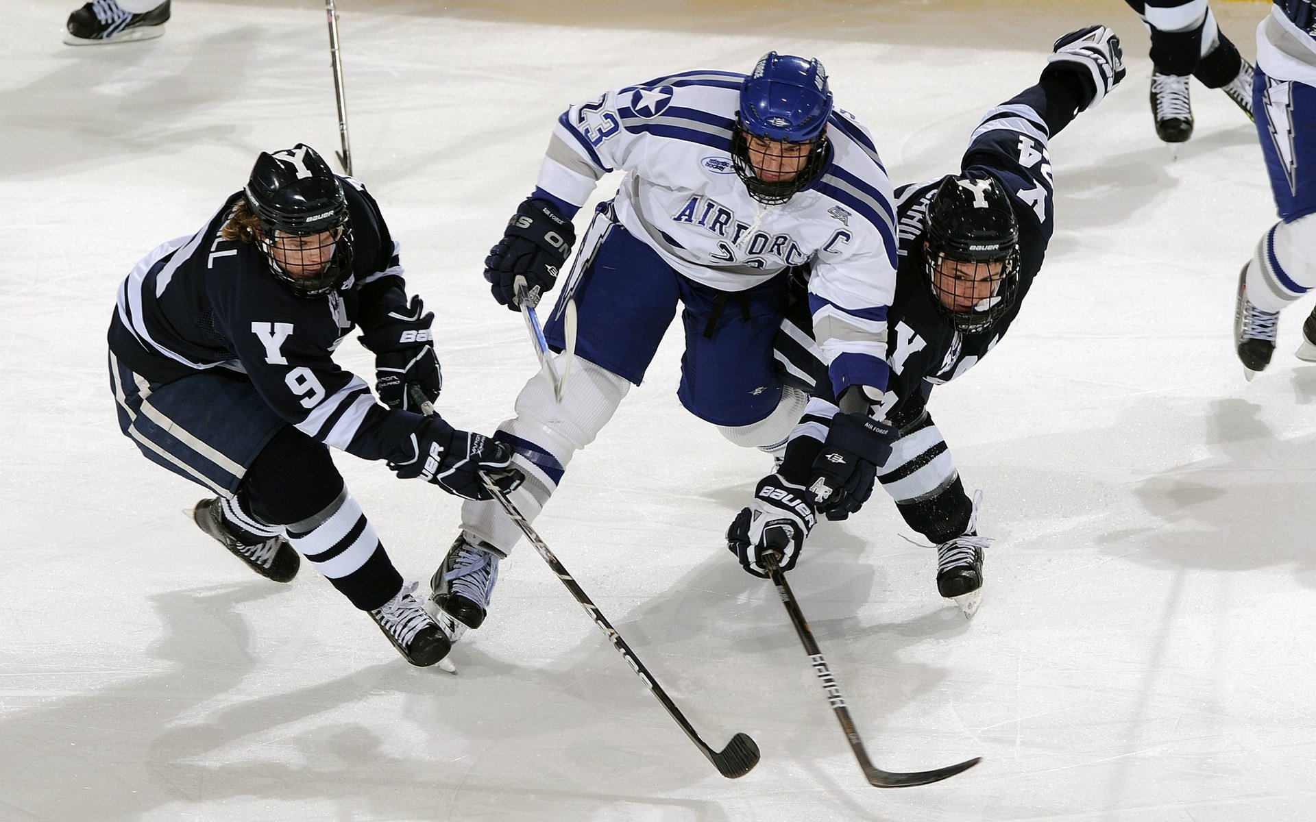 开云·Kaiyun网页版-巴雷特：全黑队的“进攻指挥官”，赛场上毫不手软