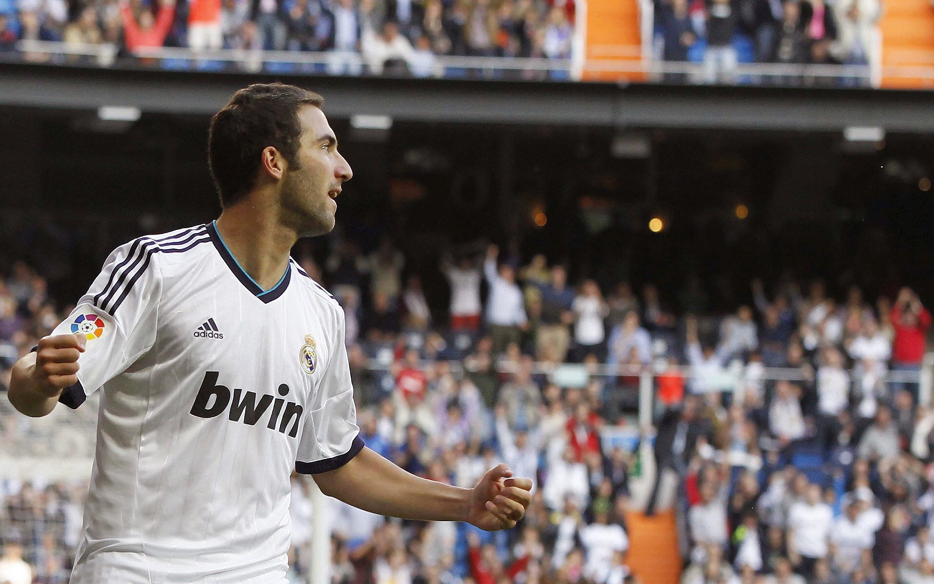 开云体育博彩-_良辰美景：高尔夫球场上的夏日盛会_，高尔夫球场风景